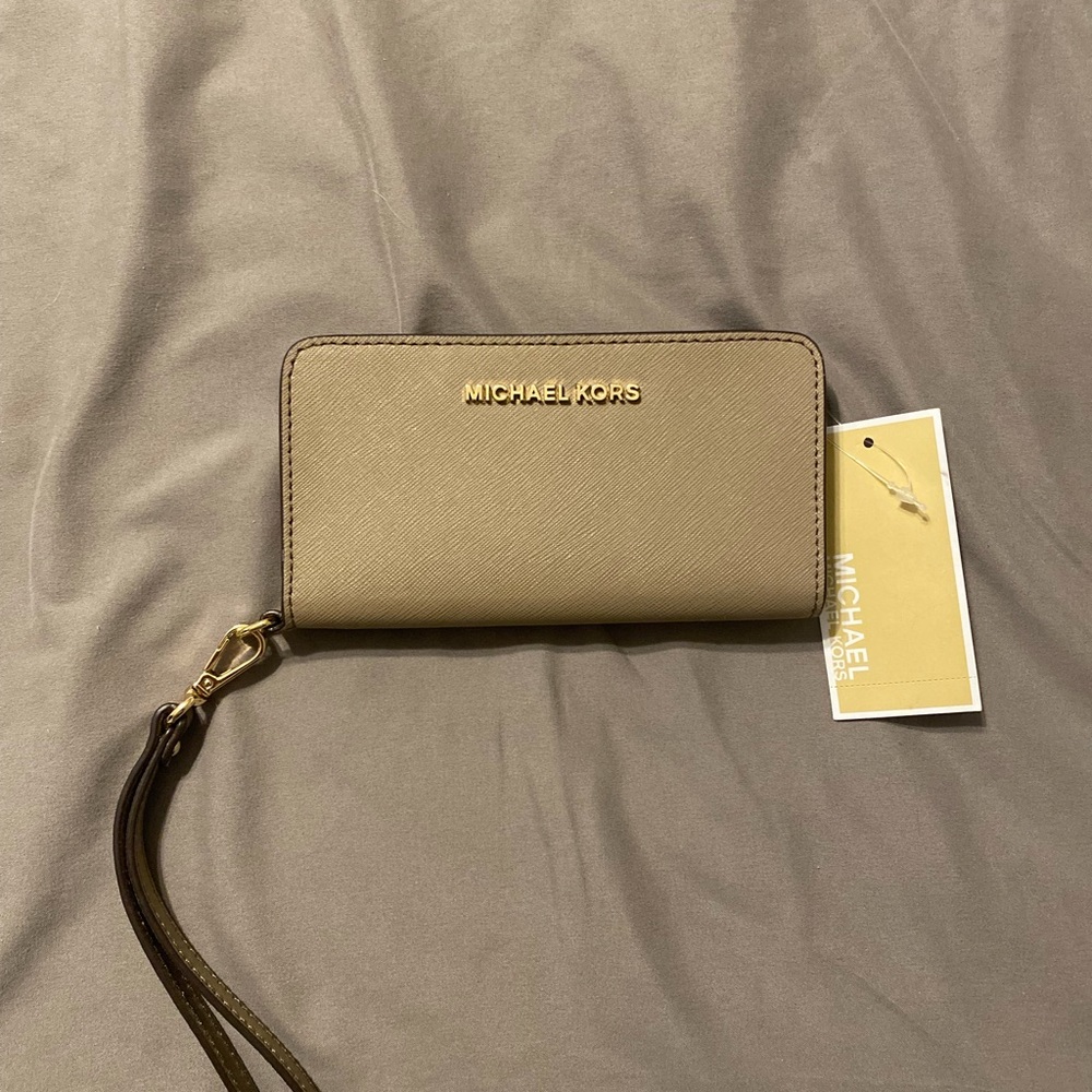 Michael Kors wristlet